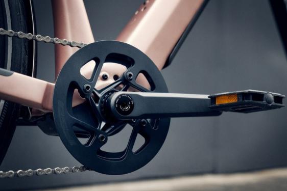 RM UBN Seven безшумен TR51 cm '23 розов електрически велосипед (430Wh, LEDHub, Комплект окачване)